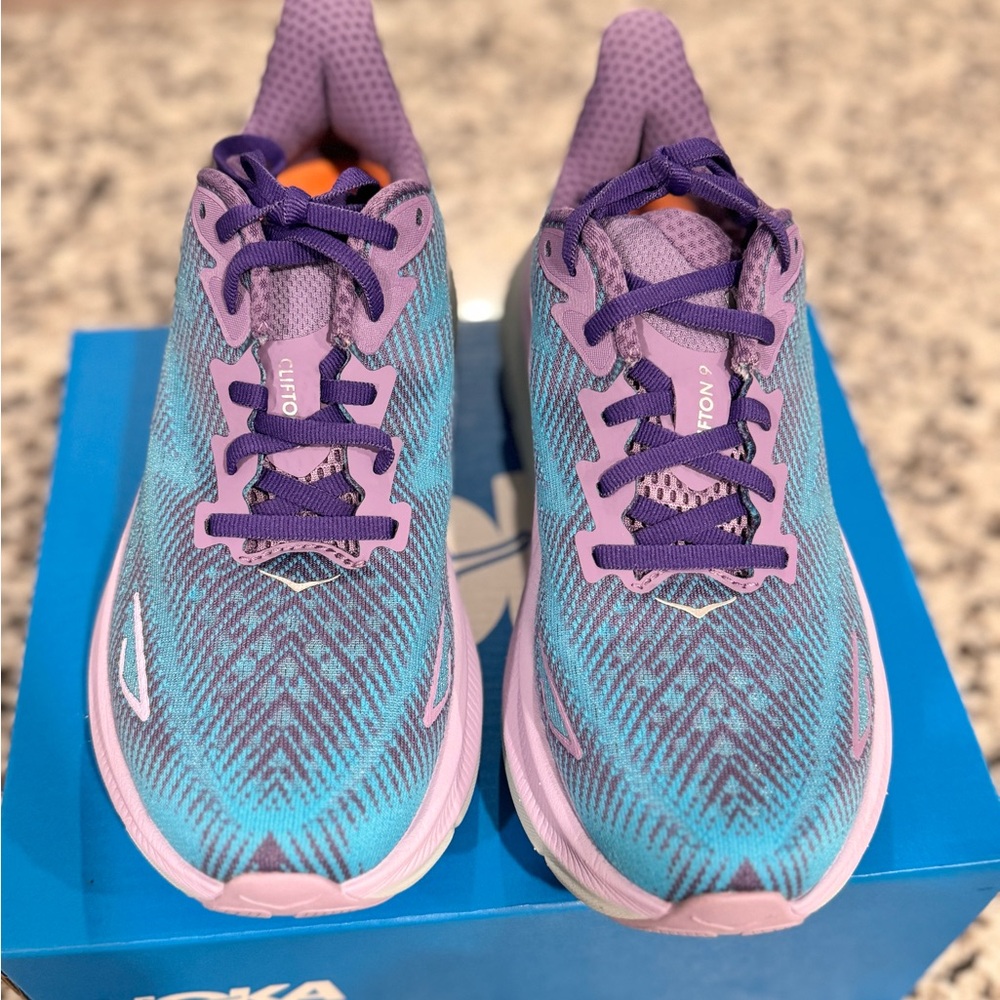 Hoka Clifton 9